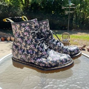 🌸🖤 FLORAL PRINT DR. MARTENS 🖤🌸